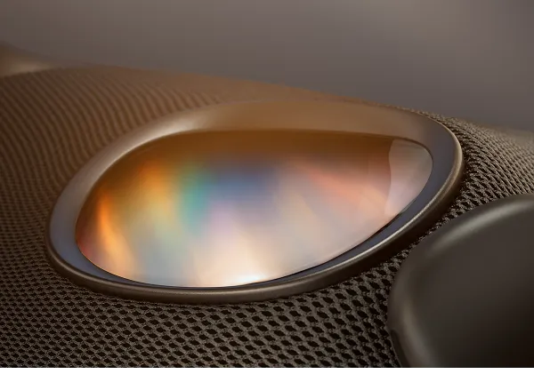 Text and fine detail rendered on a 5K micro-OLED display