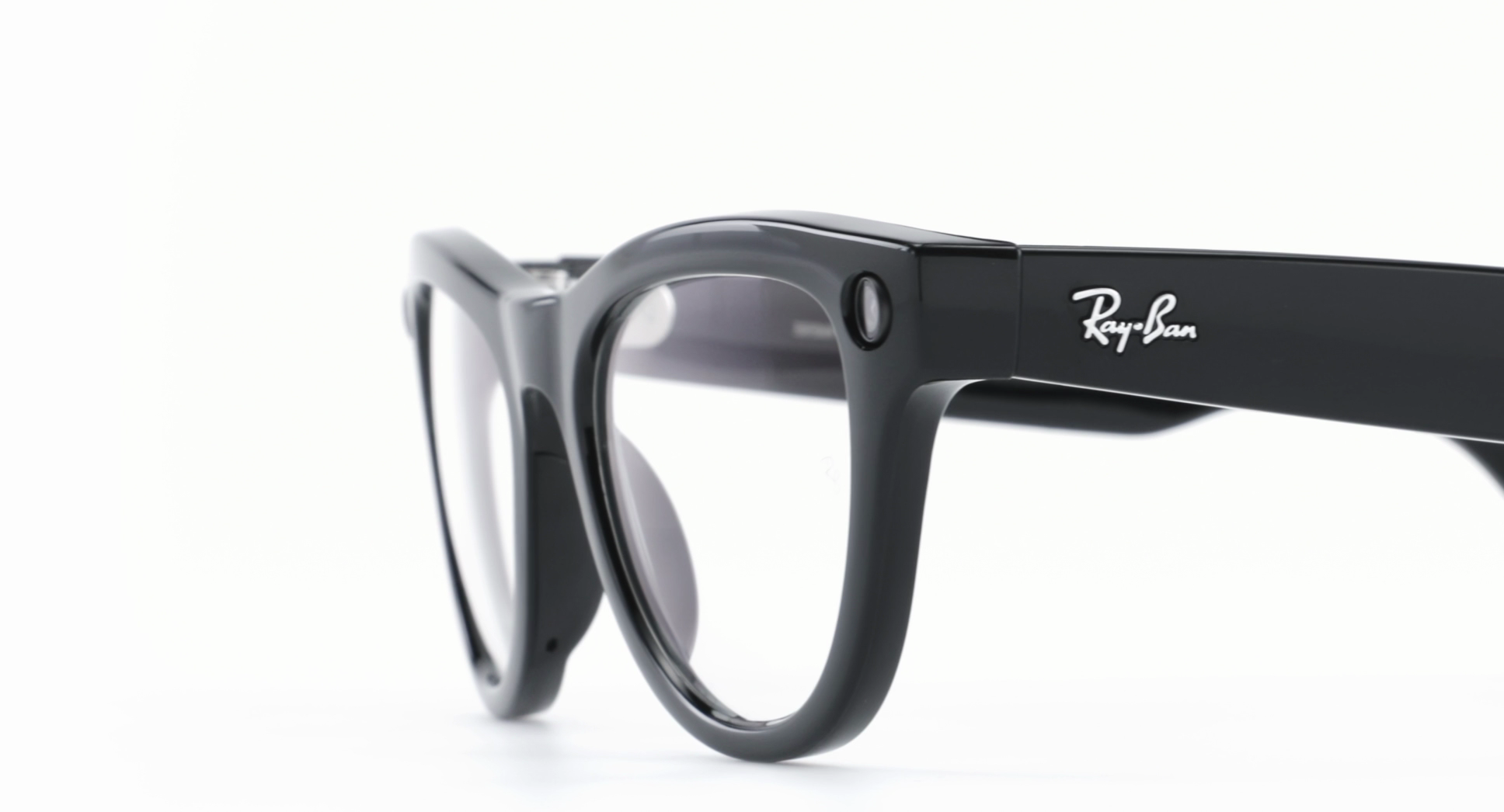 Smart glasses camera feature