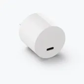 Front view of the Meta power adapter 18 W USB-C.