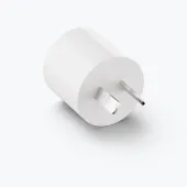 Back view of the Meta power adapter 18 W USB-C.