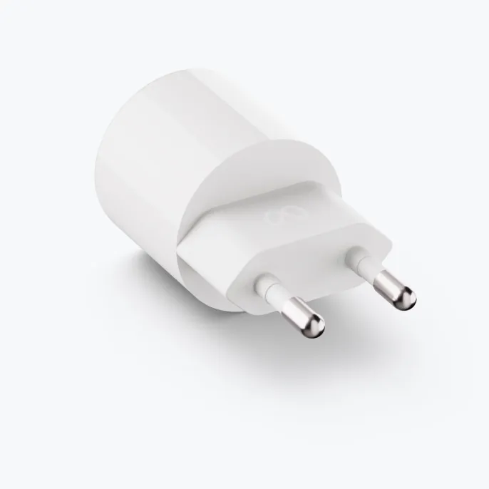 Meta 전원 어댑터 18W USB-C를 뒤에서 본 이미지.