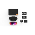 Articoli inclusi con l'acquisto degli occhiali Oakley Meta Vanguard: custodia di ricarica Oakley Meta Vanguard, AI glasses Oakley Meta Vanguard e guida introduttiva.