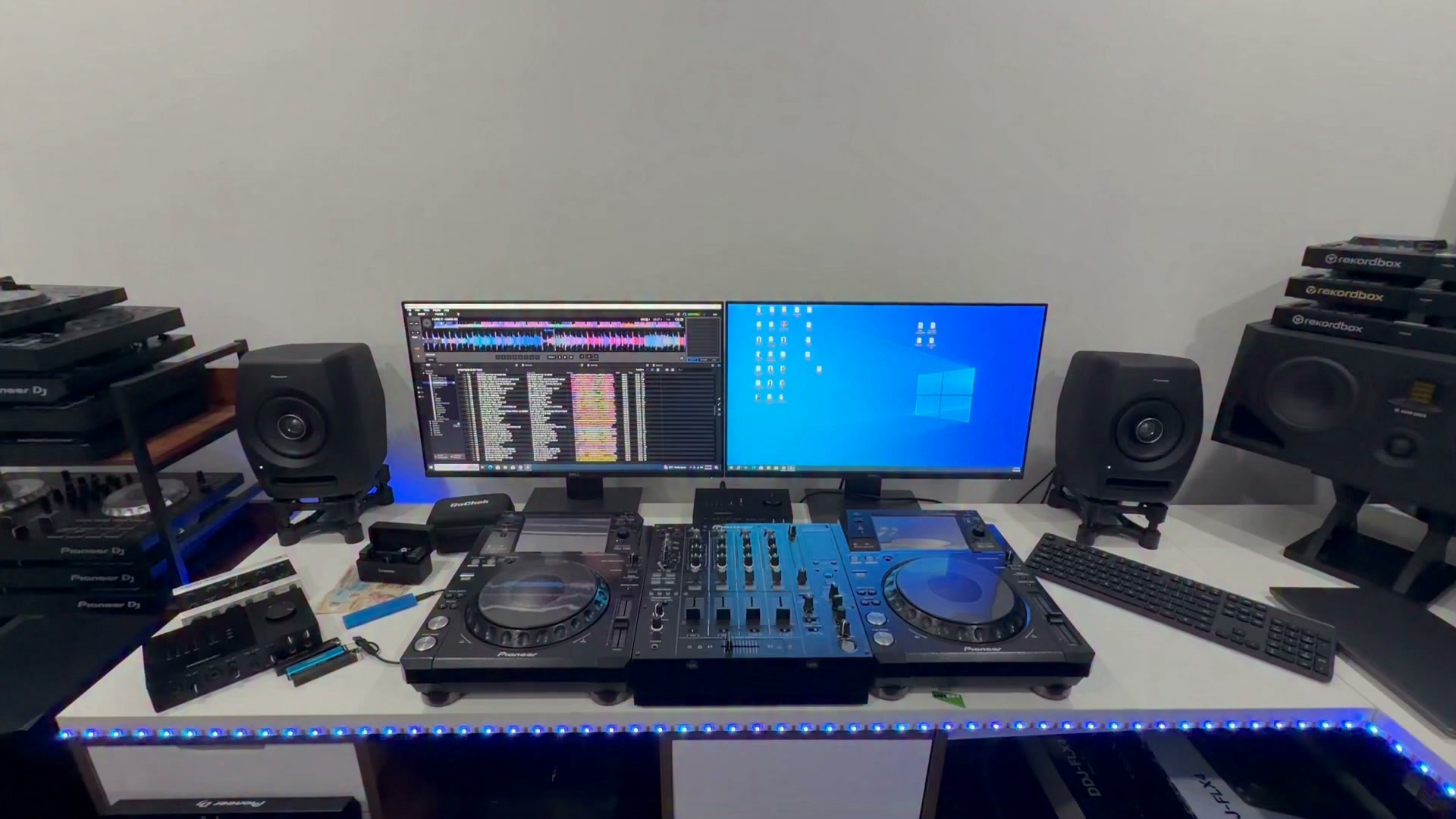 ទិញលក់ម៉ាសុីនDj | Facebook