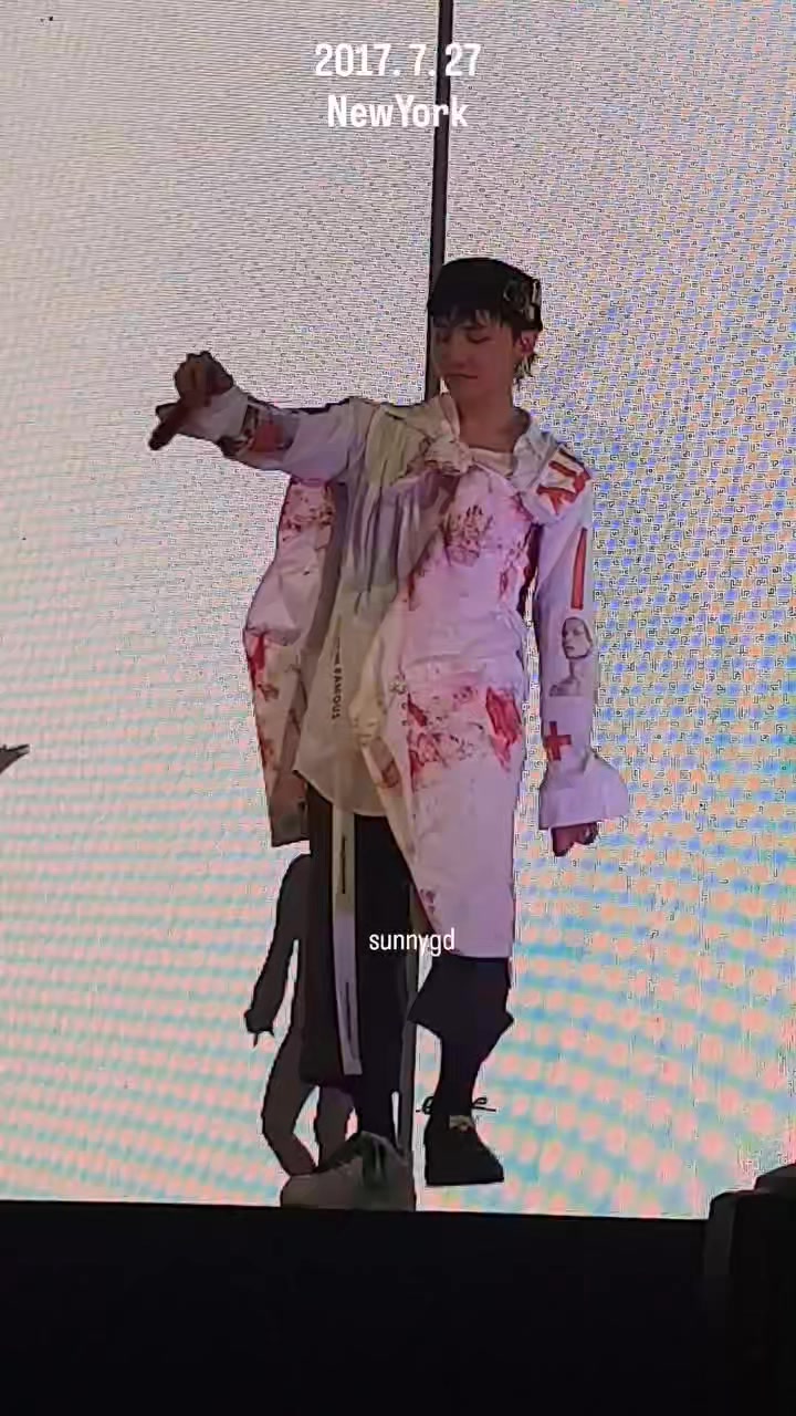 G-DRAGON 2017 WORL D TOUR [ACT III, M.O.T. T.E] 2017. 7 27