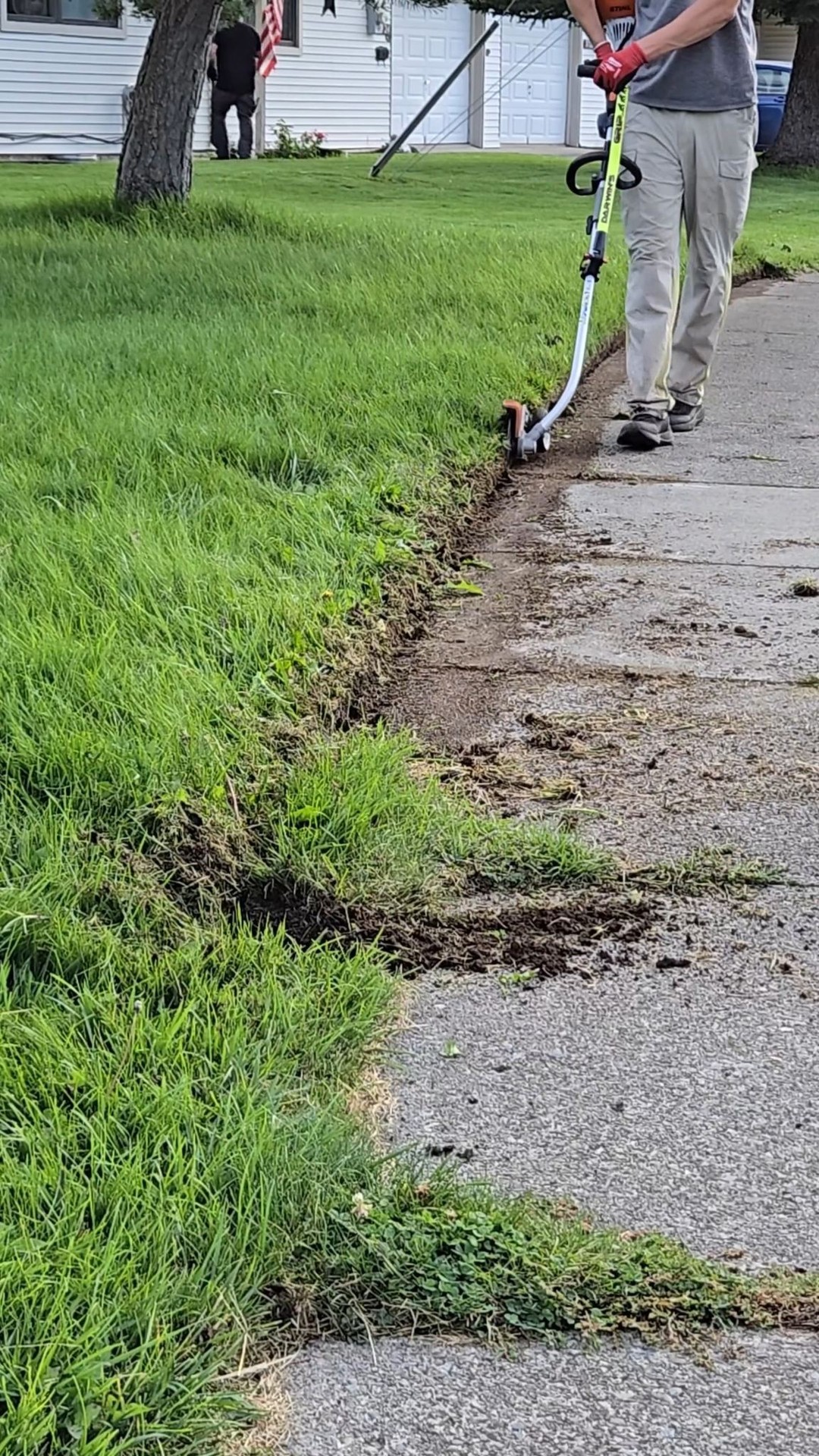 Restoring Overgrown Edges 🌿 | Fill's Lawn Care | Facebook