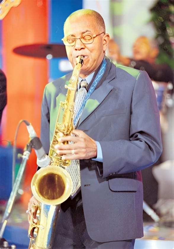 Así es la tumba de Félix del Rosario,uno de los músicos cantantes y ...