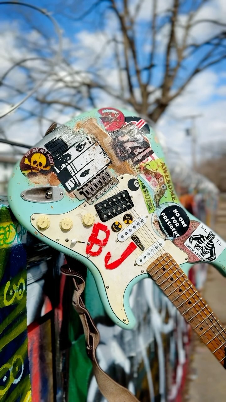 An epic tribute to Billie Joe Armstrong's iconic “Blue” guitar