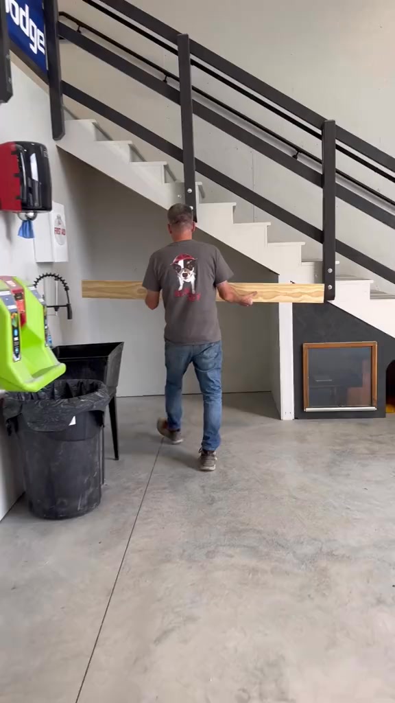 Carpentry hack. #carpentryhacks #carpentrytips #carpentry #chippy # ...