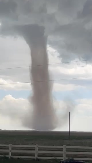 Important note on yesterday's tornadoes: These were landspouts that ...
