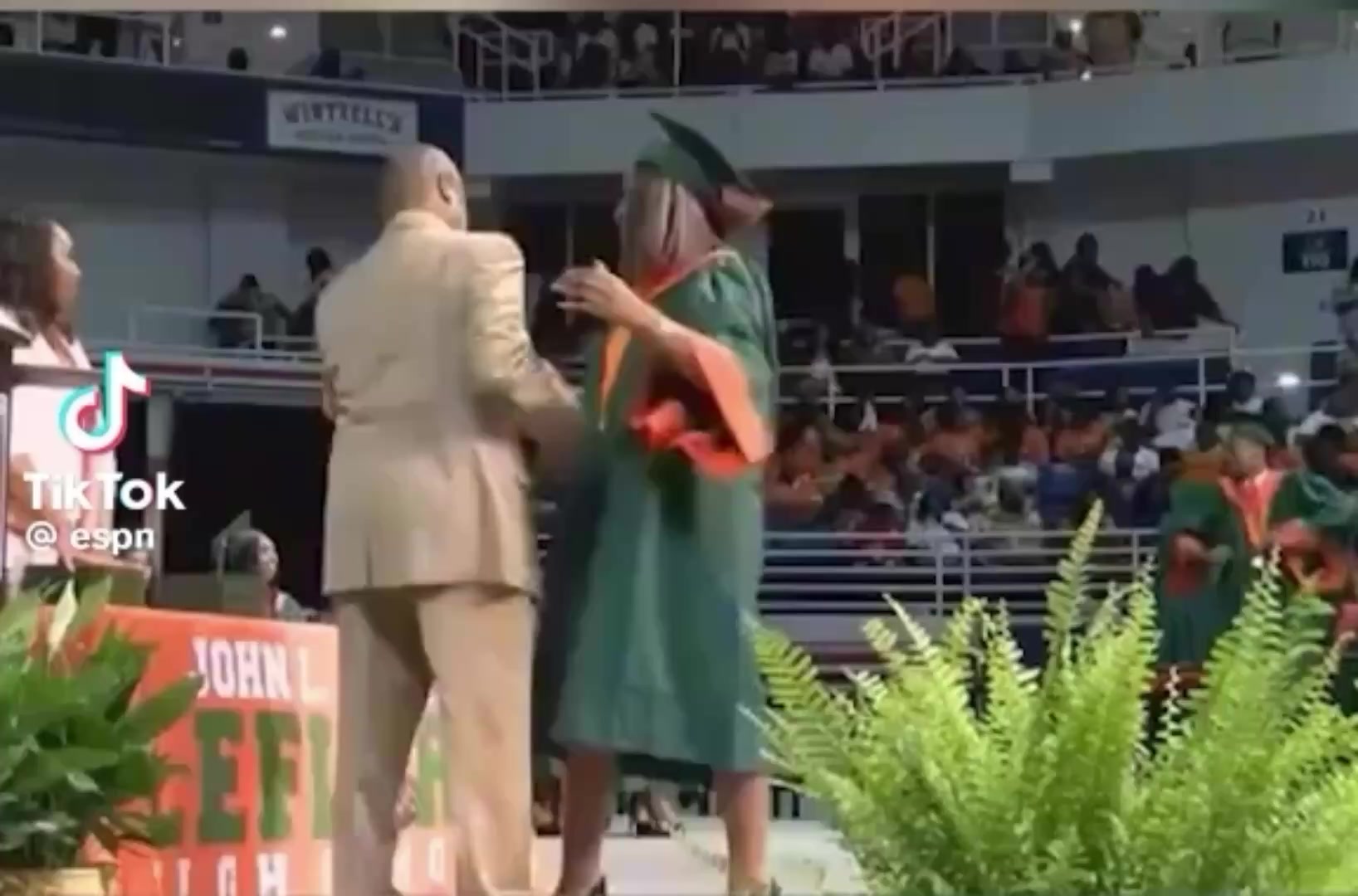 Principal was not playing wit em 😭😭 | Mr Willie | Facebook