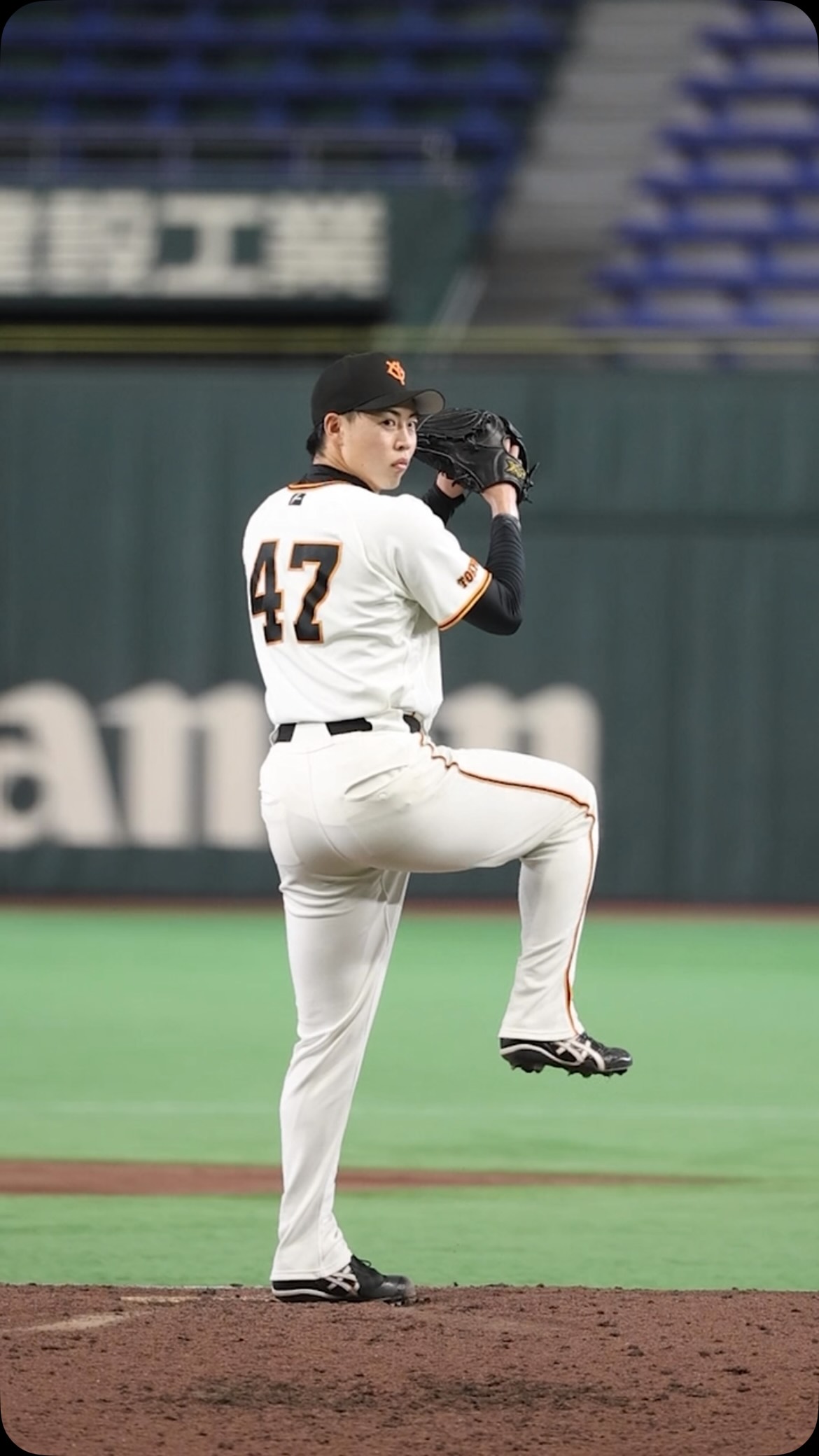 プロ野球　東京読売ジャイアンツ　堀岡隼人選手　ユニフォーム 本日は #堀岡隼人 投手の20歳の誕生日です🎂 おめでとうございます