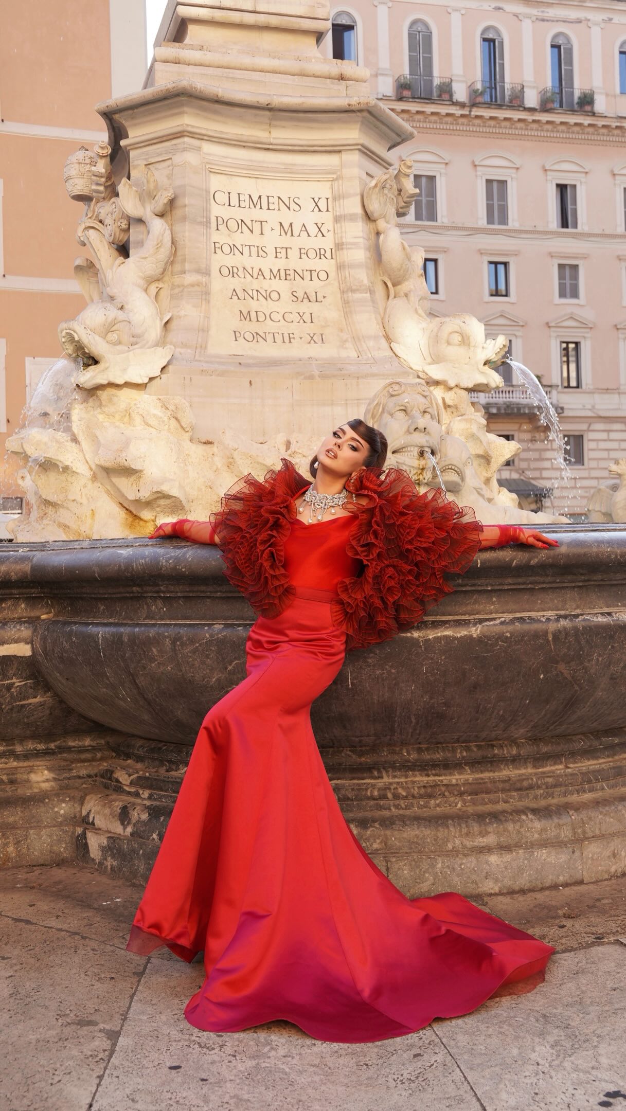 Unpublished video from Rome ❤️, “A girl should be two things: classy and fabulous.” — Coco Chanel, Dress: Anastasia Mirovaya Design ❤️, Make-up&Haare: @bramiro_make_up | Anastasia Mirovaya Design