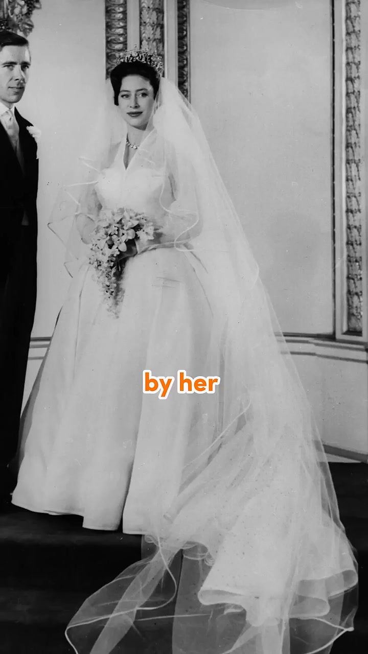 lady sarah chatto wedding dress Why Chatto's was uniquely magical!? #princessmargareth #britishroyalfamily | Sanchez GK blue mini dress