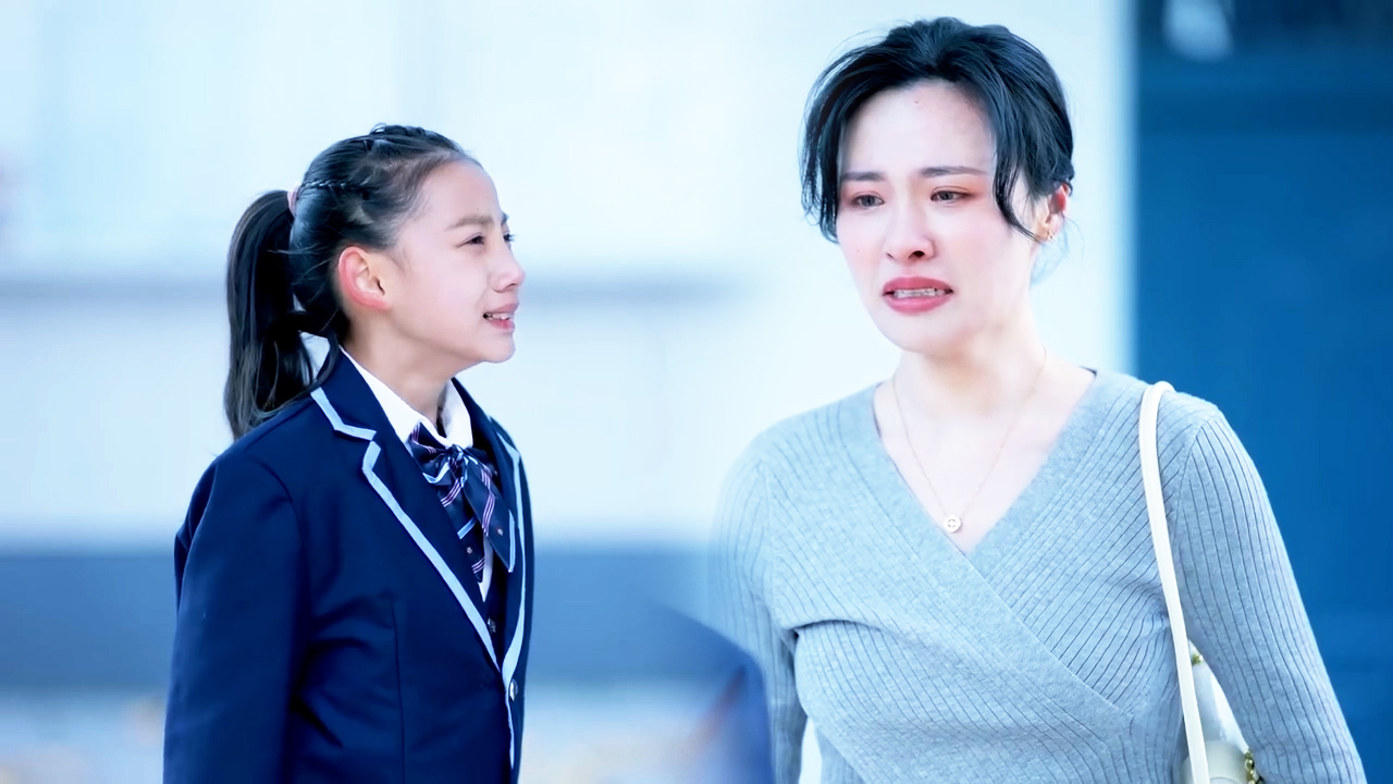 女兒哭著說看到丈夫和閨蜜出軌，妻子感覺天都塌了 劇名（drama name）：主婦的戰爭 The Housewives' War 点击观看全集 ...