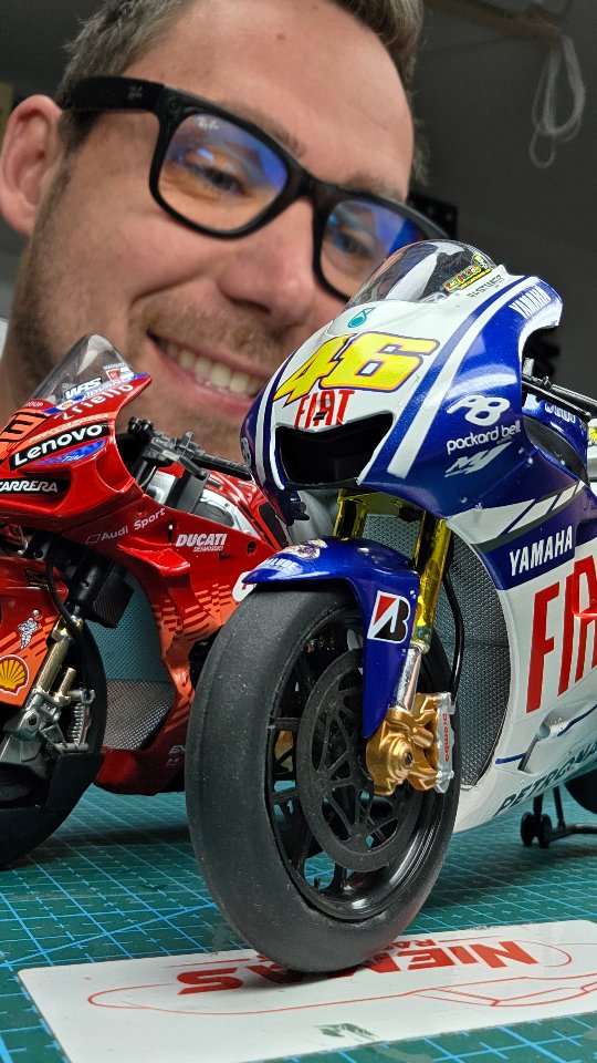 MOTOGPチャンピオンコレクションディアゴスティーニ MotoGPᵀᴹ in miniature😃 built in scale 1:12🏁 by De Agostini See