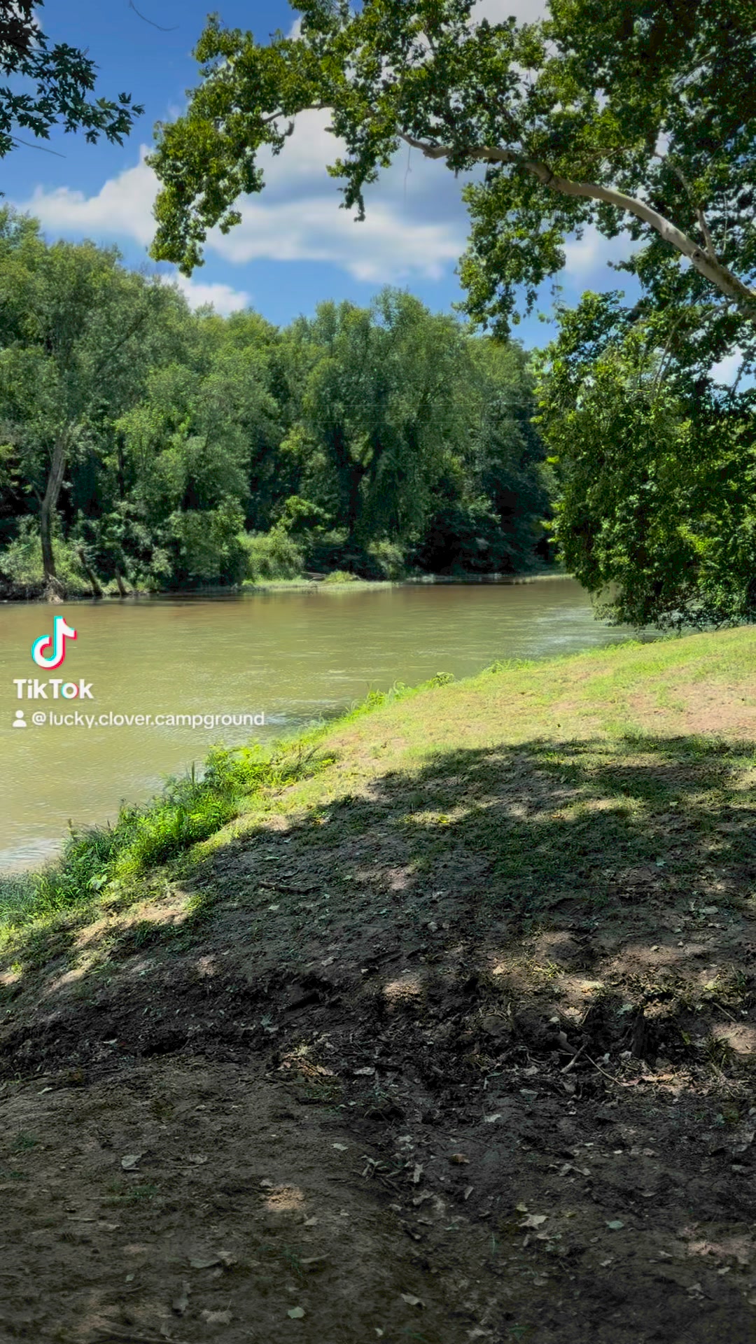 Lucky Clover River Resort | Steelville MO