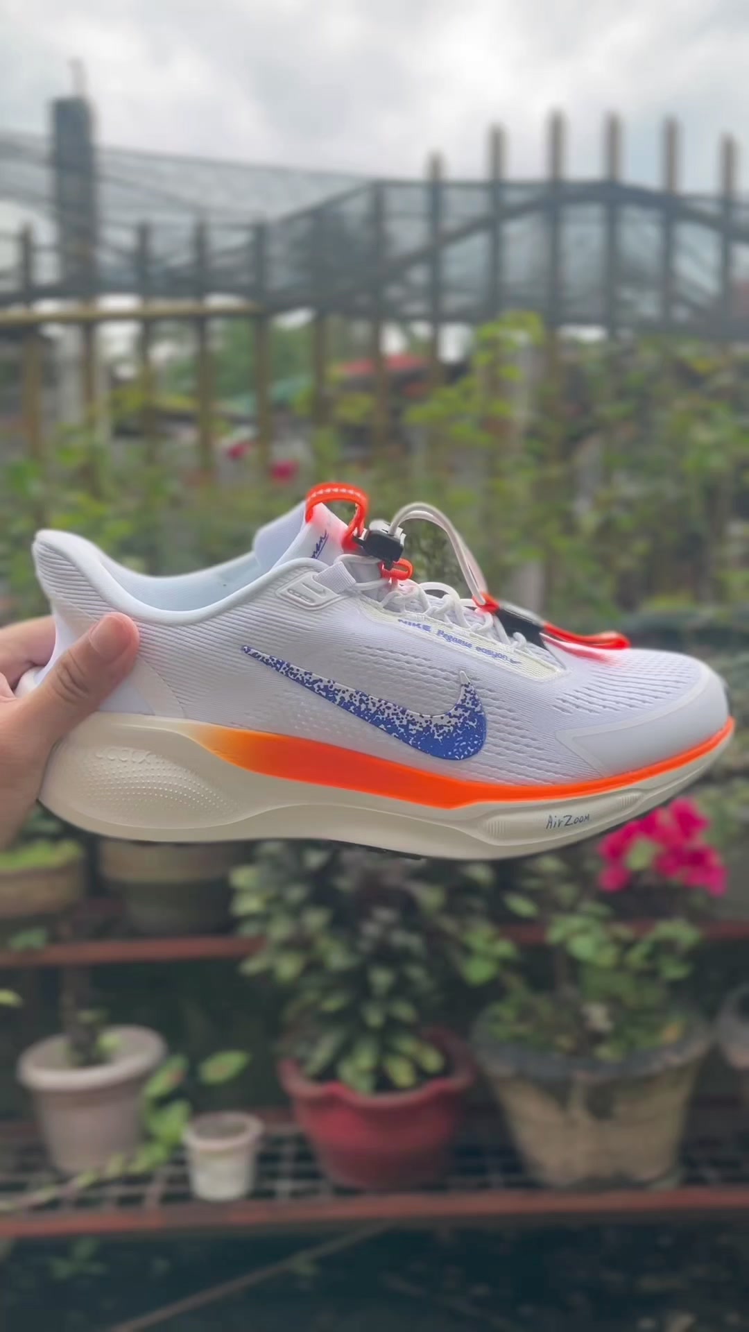 Nike turned the NEW Pegasus into a golf shoe. A closer look at the