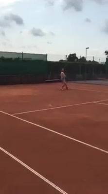 Linnea Lundström tränat forehand! | By Hörby Tennisklubb | Facebook