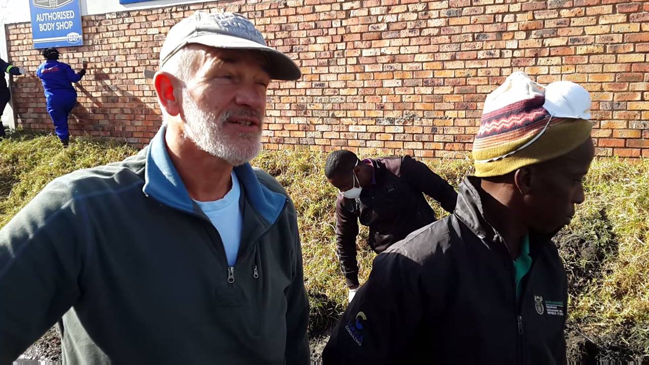 CLEANING THE KOWIE DITCH The Clear Rivers Campaign came to #Grahamstown ...