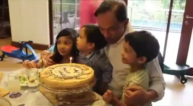 Anwar Ibrahim Was 68 On Monday 10 August 2015 Weehingthong