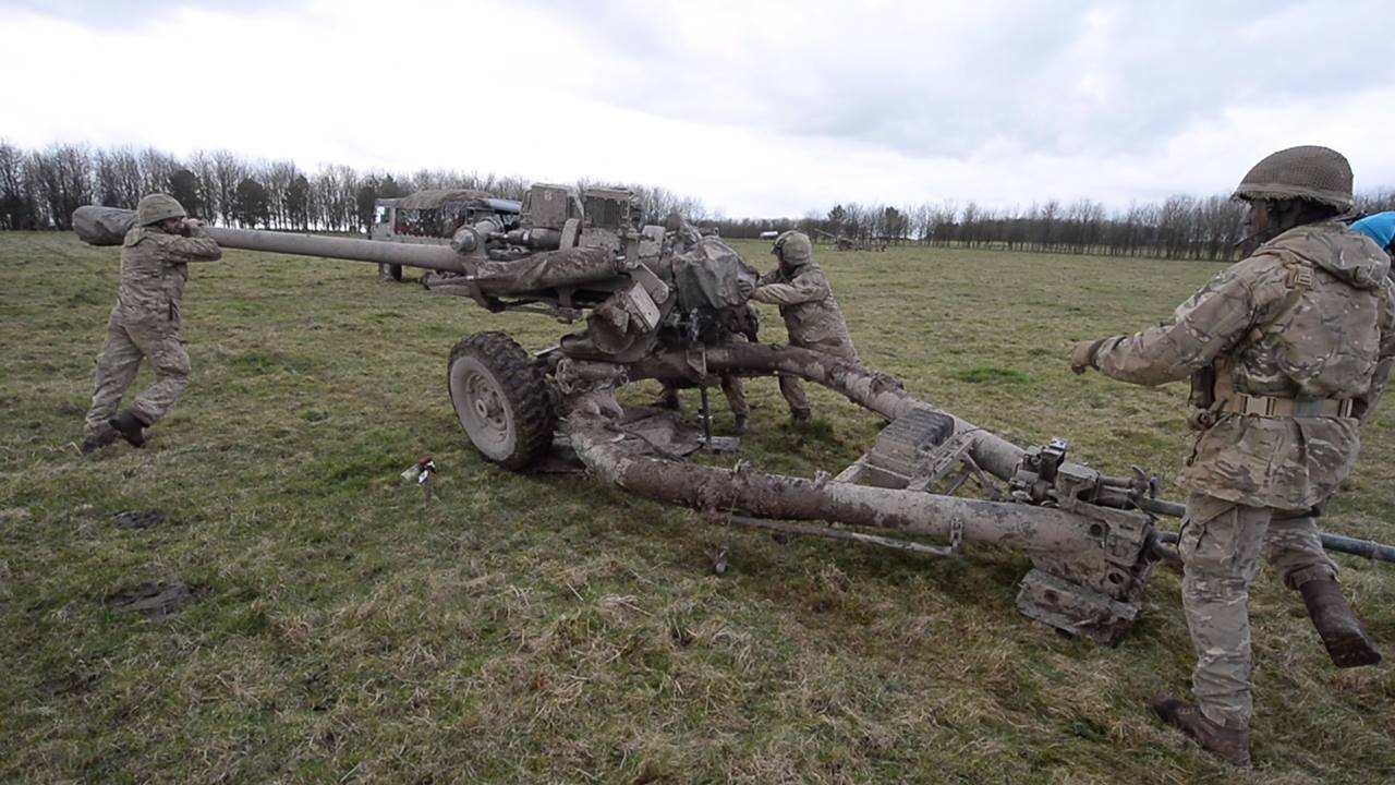 Soldiers of 7 Parachute Regiment Royal Horse Artillery (7 PARA RHA ...