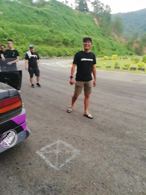 I teach my wife Mayumi how to drive stick & drift my JZX100 drift