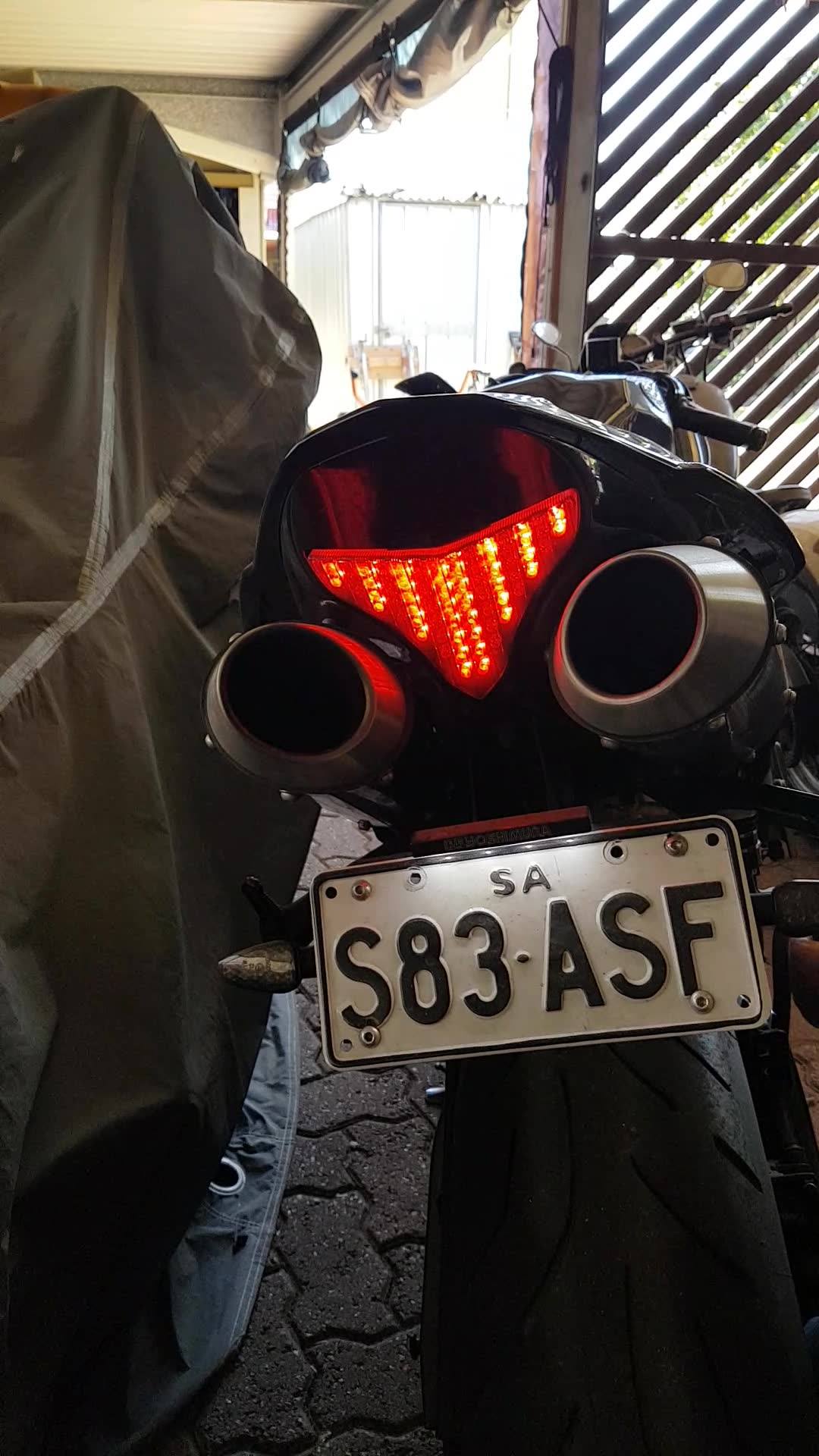 R1 rear brake light not working with VF designs rear DRLs?