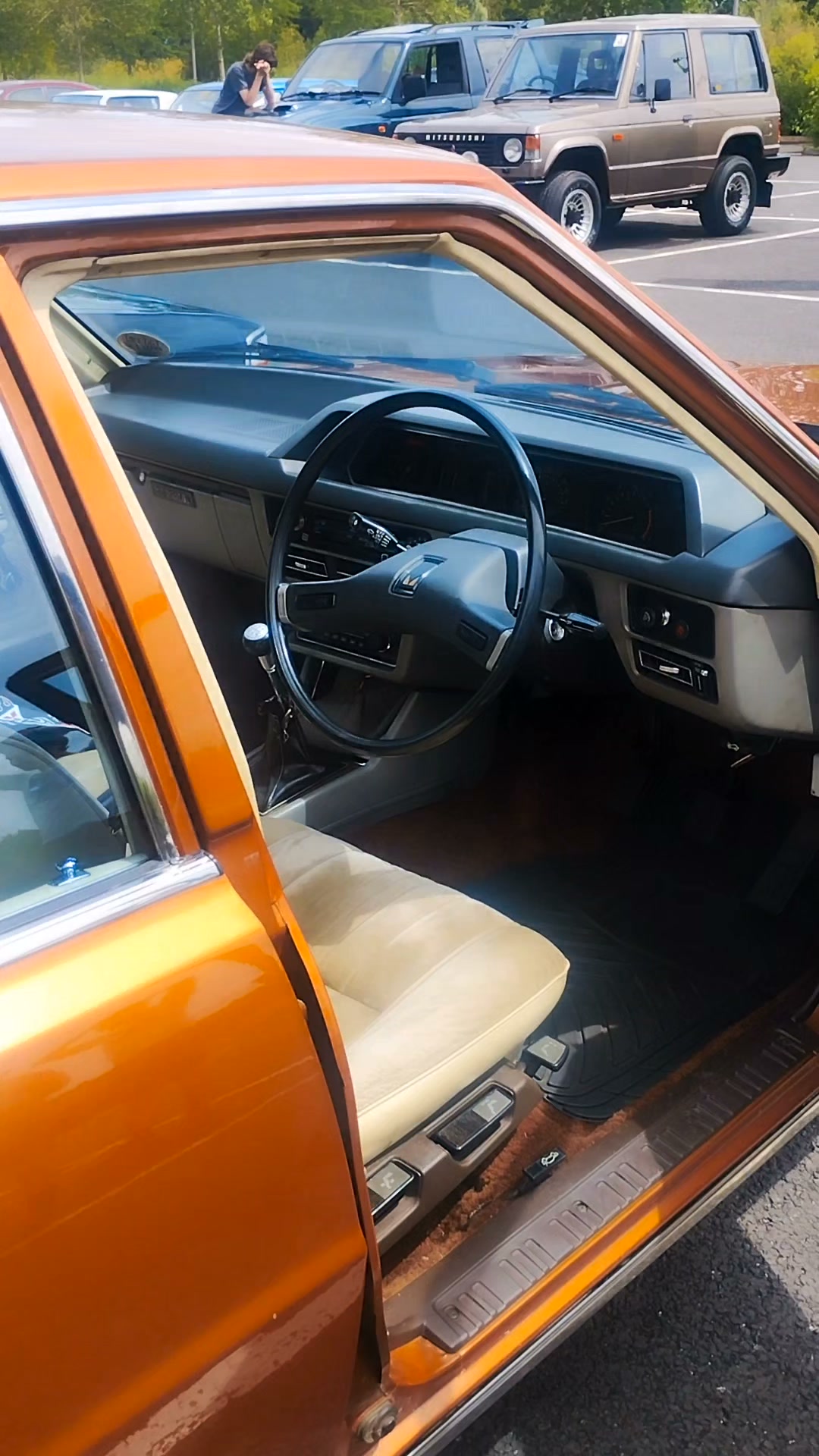 1992 Mitsubishi Sigma - Arabic adv.