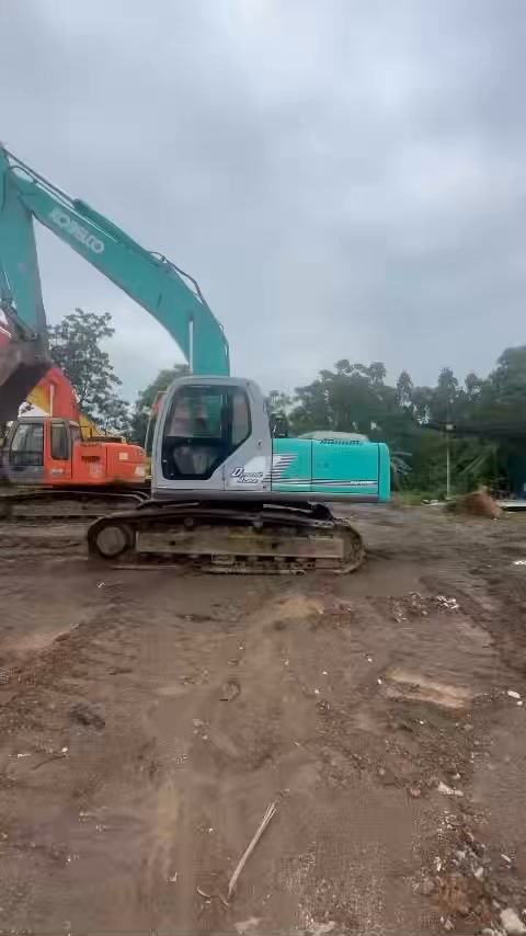 Sk 200-6e sẵn tại bãi