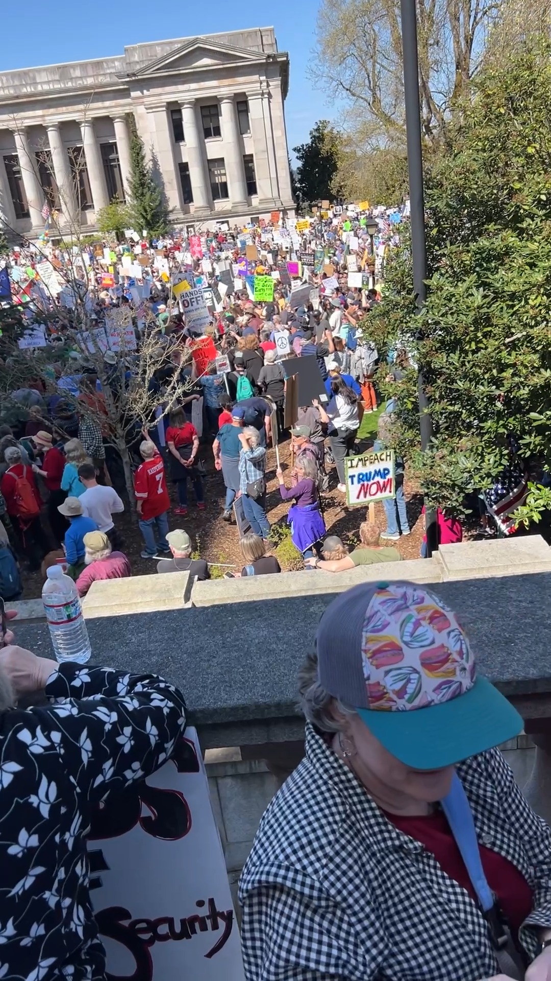 This past weekend, more than 1,400 #HandsOff protests broke out around ...