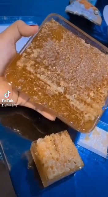 Dee Q Hq Adik Adik Ni Makan Madu Sekali Dengan Sarang