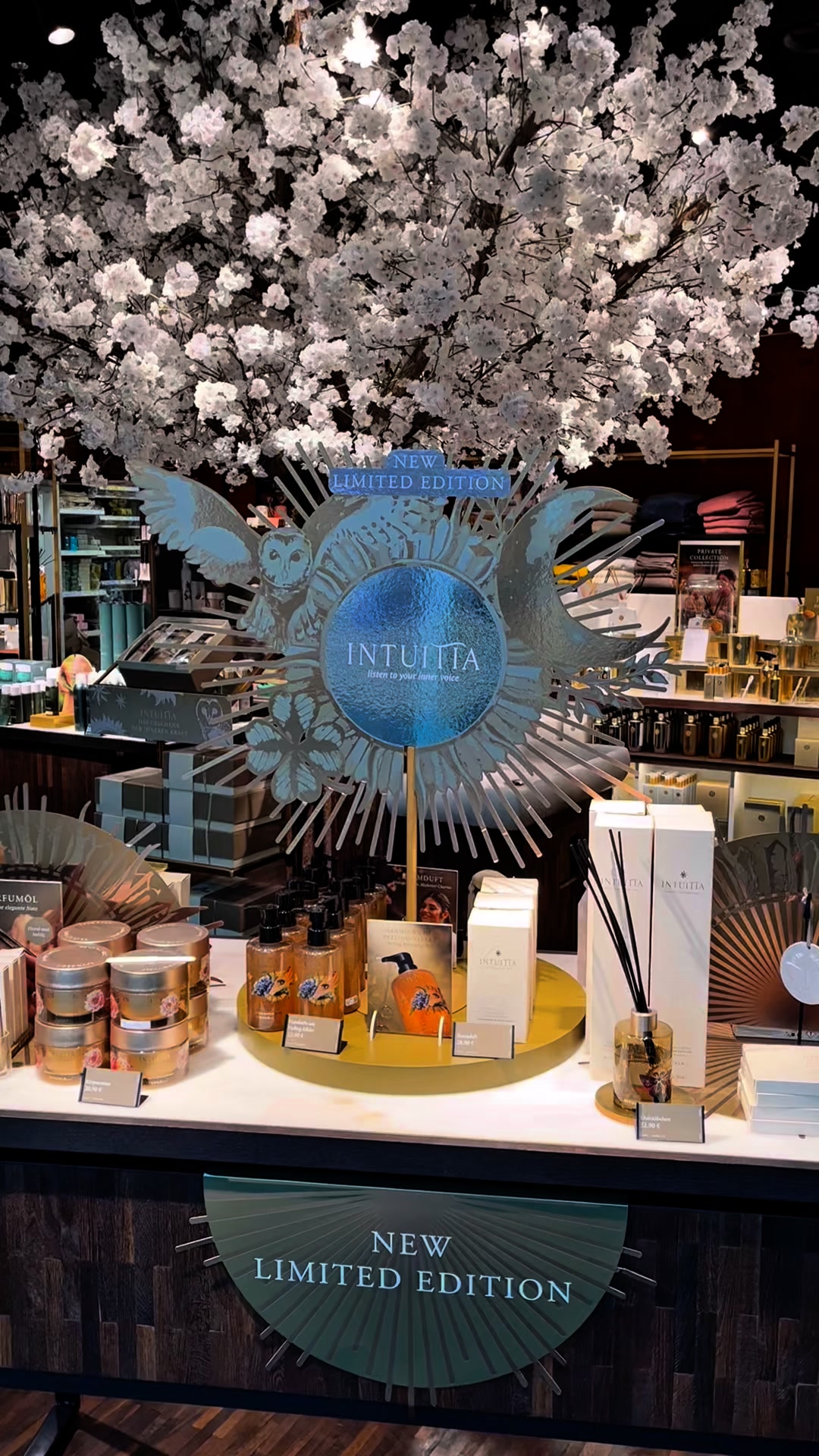 💫 Intuitia – die neue Limited Edition von Rituals., Safran, Vanille & Sandelholz vereinen sich zu einem Duft, der Herz & Sinne berührt. 🕯️, #mariandlshopping #krems #mariandl #mariandlkrems #rituals