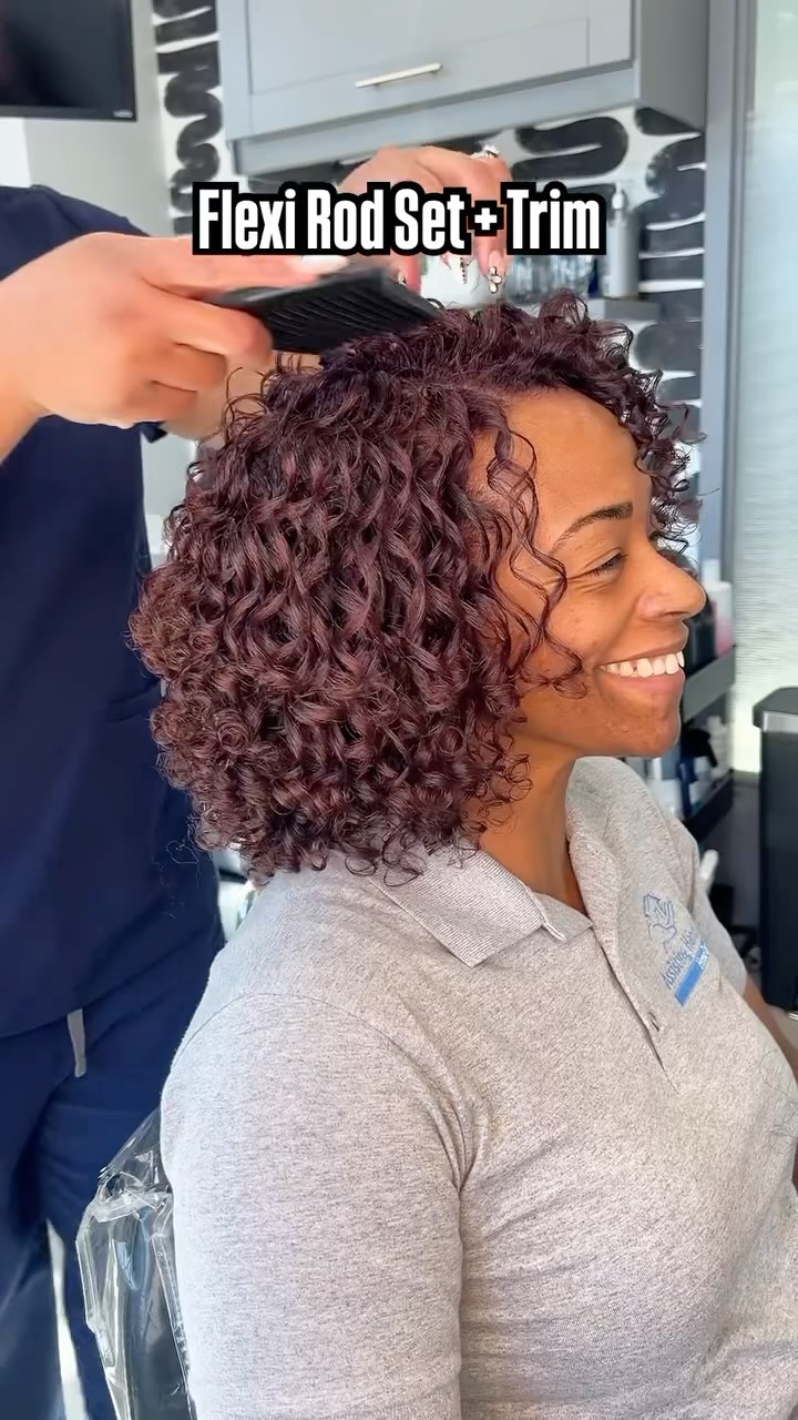 Gorgeous color and curls popping😍⁣ ⁣ Love this tutorial by @hairielle😮 ...