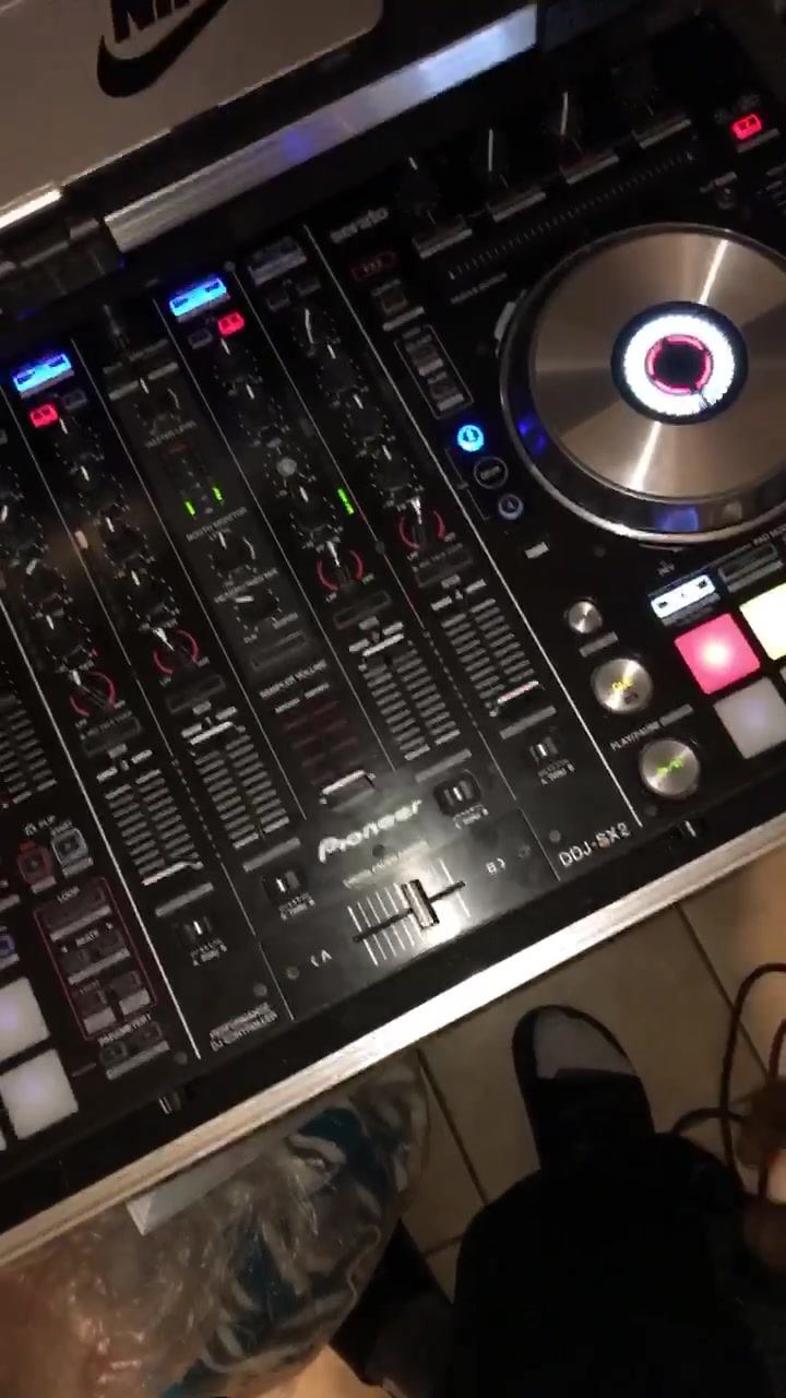 Pioneer SX2: lights on desk side are off but still working