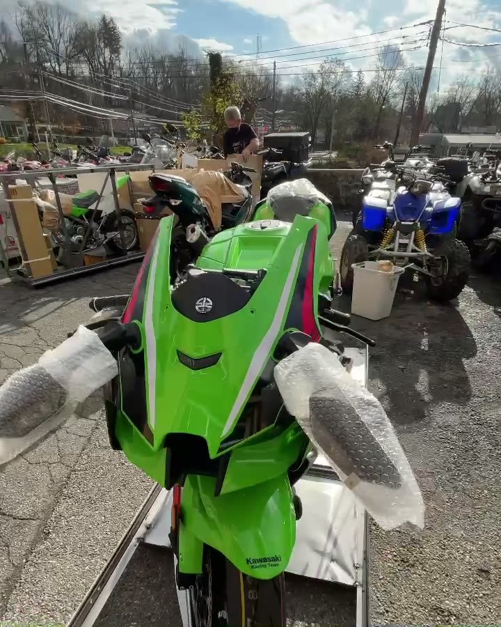 My sons new bike. 2021 Kawasaki ZX10R