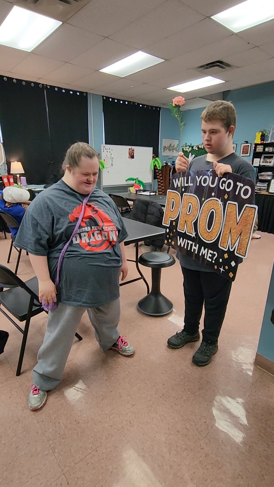 Meet Jonas and Tiffany! 🎉 Classmates turned prom dates — they decided ...