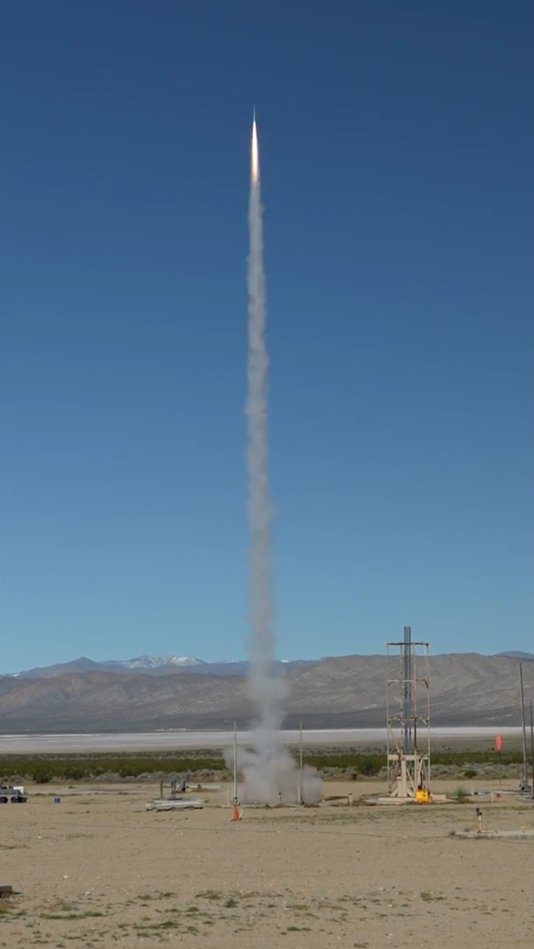 Mach 3.6 and 20,000 feet in the blink of an eye! This L2100 did not ...