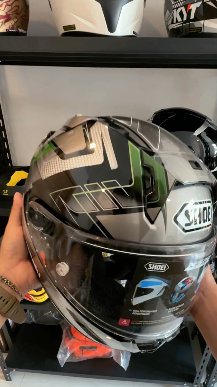 SHOEI X15 - KAWASAKI EDITION ✨💚 #teamgreen | 2WheelShop | Facebook