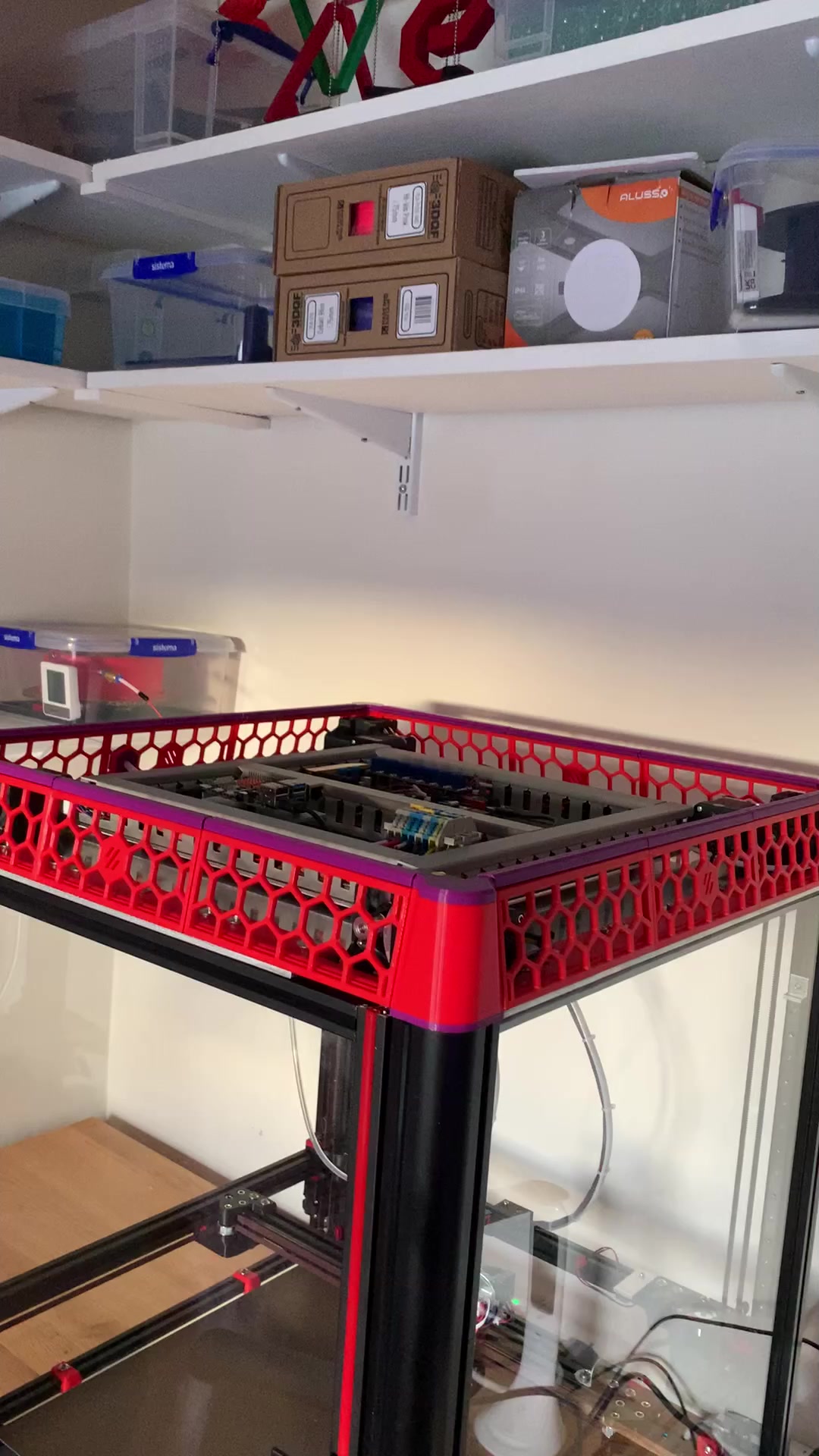 Voron 3D printer with magnetic catch and acrylic panels