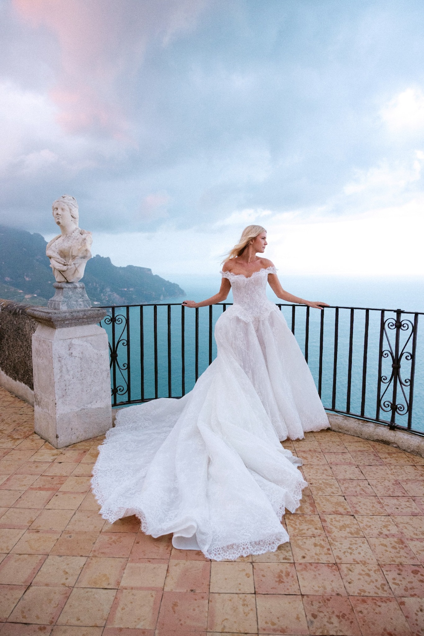 If you’ve fallen in love with a designer wedding dress but the price tag has you thinking “there’s no way” don’t give up just yet., Stillwhite is a global marketplace for pre-loved, sample and new 