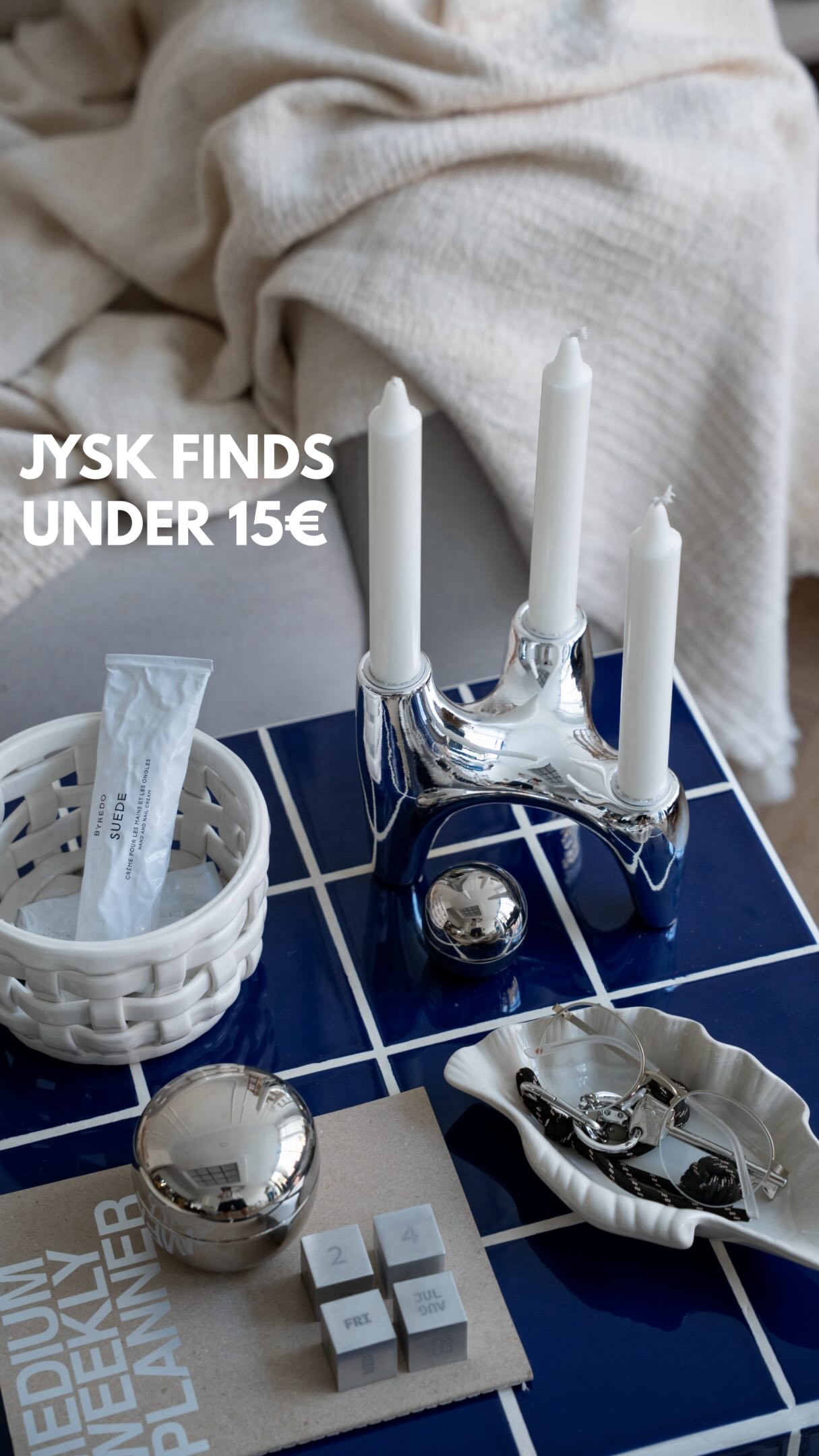 JYSK Finds under 15€ | August 2026, 1. VIGNIR - Kerzenständer, chrome - 12,50€, 2. MUSVIT - Akkuleuchte - 10€, 3. VILHELM - Vase - 12,50€, #jysk #jyskfinds #decoration #interior #design | Blvckxkev