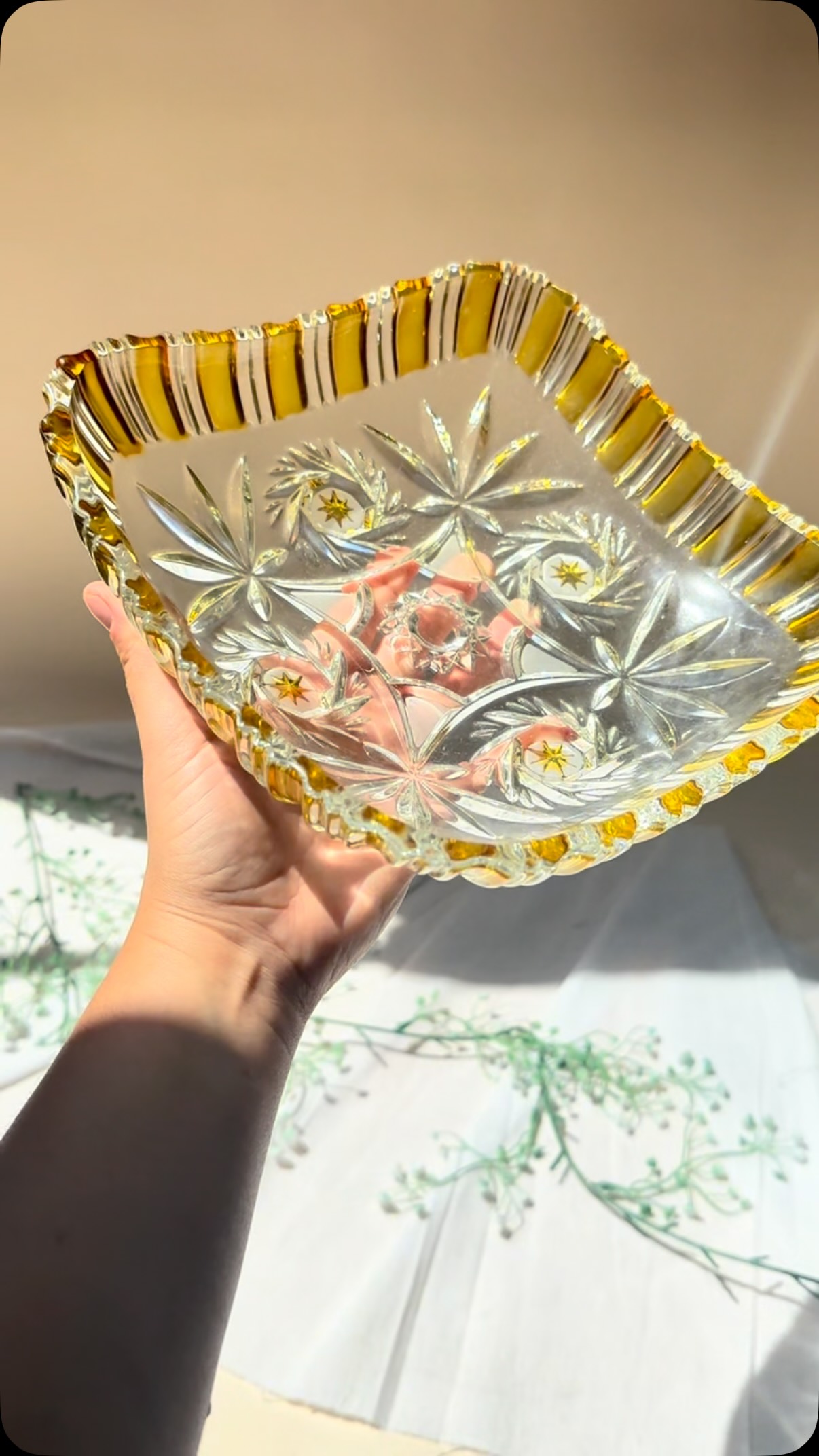 Kristallglas + Sonne = Perfekte Kombi 😍, 🛒 Walther Glas, 1970er Jahre, 25€ -> PN oder www.jovarte.de, #vintageshop #glas #kristallglas | Jovarte's Vintage & Design