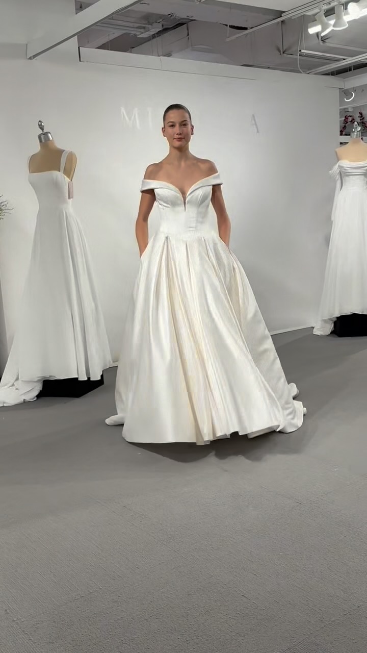 bridesmaid dresses morristown nj ✨ “Immis” by Pronovias ✨, This gown features a lace called “Corded Lace”. This type of lace has raised threads that give the floral motifs more texture and definition than traditional, flatter lace. Color:MINT BLOSSOM EX26 A.Presse Casual silk shirt