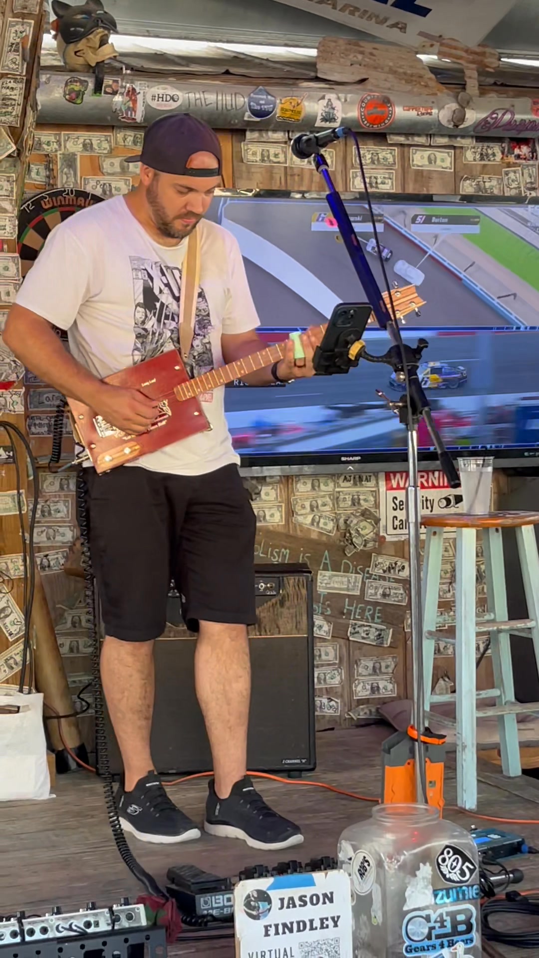 Jason Findley trying out the new Cigar Factory at The Boathouse 🎸🎶🎵 ️ ...