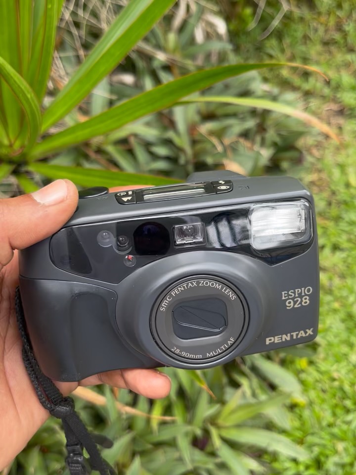 Pentax espio 928 28-90mm point-and-shoot camera