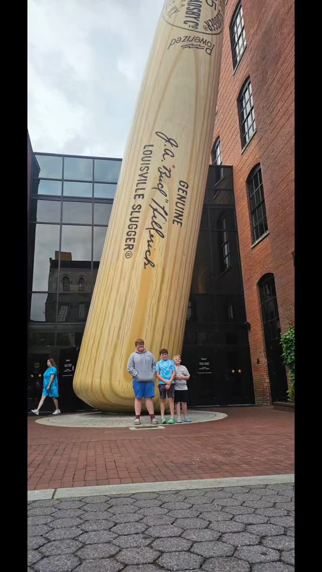 Louisville Slugger Factory & Museum ⚾️ I enjoyed this a lot more than I ...