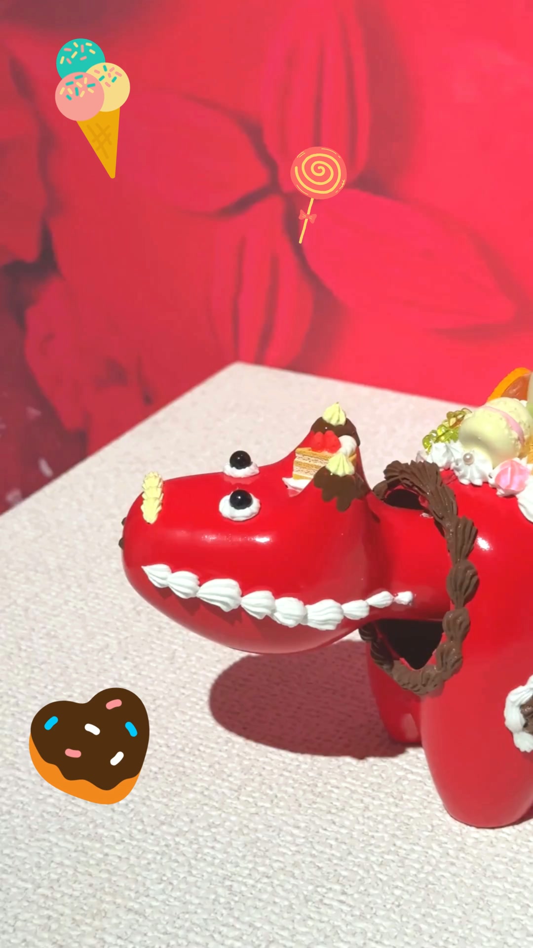 これ、食べられません！ 本物そっくりのホイップクリームやキャンディ