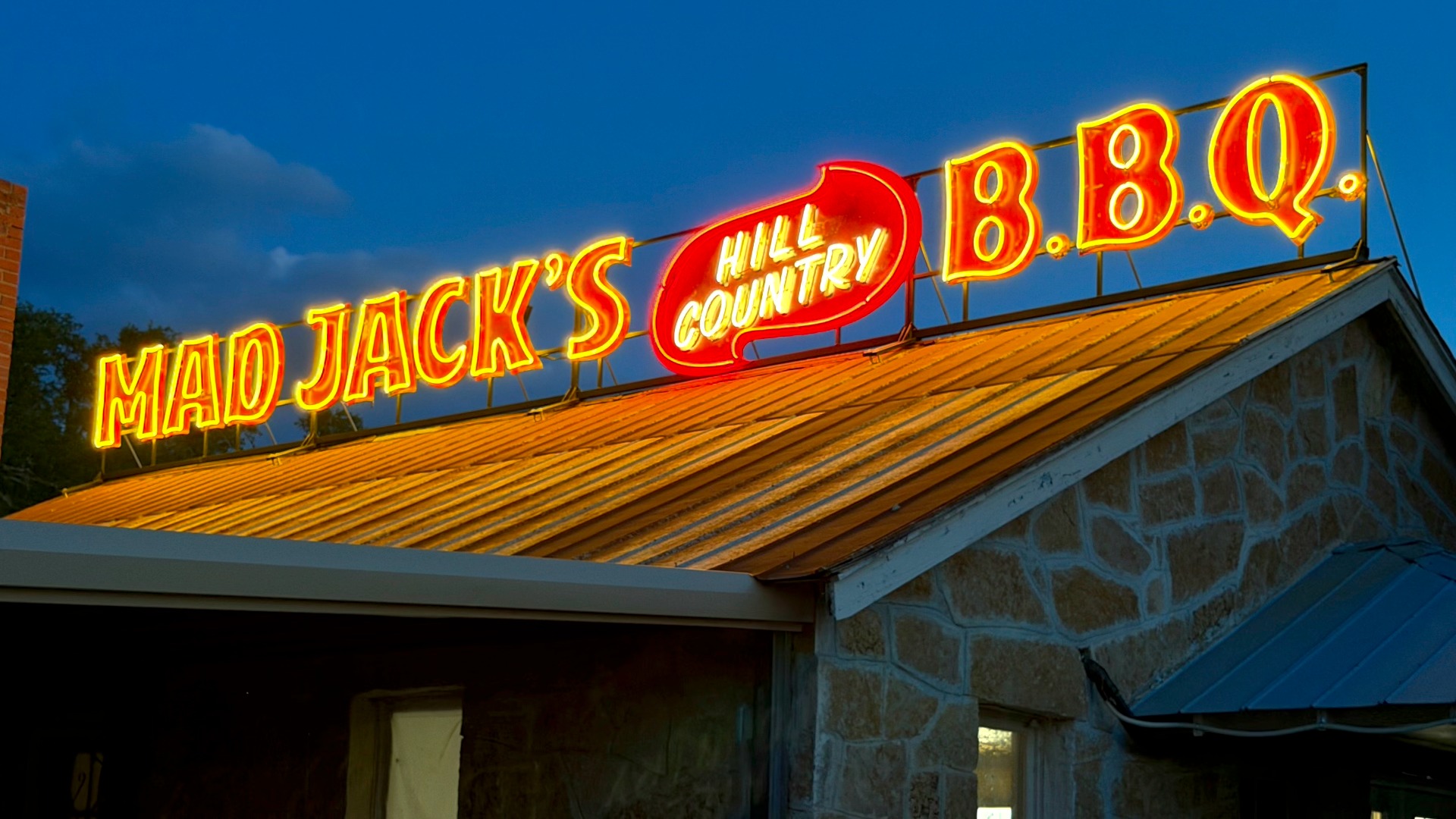 BBQ ぐるり　HOLIDAY ROAD 1791 MAD Jack's Mountaintop Barbecue | Cloudcroft NM