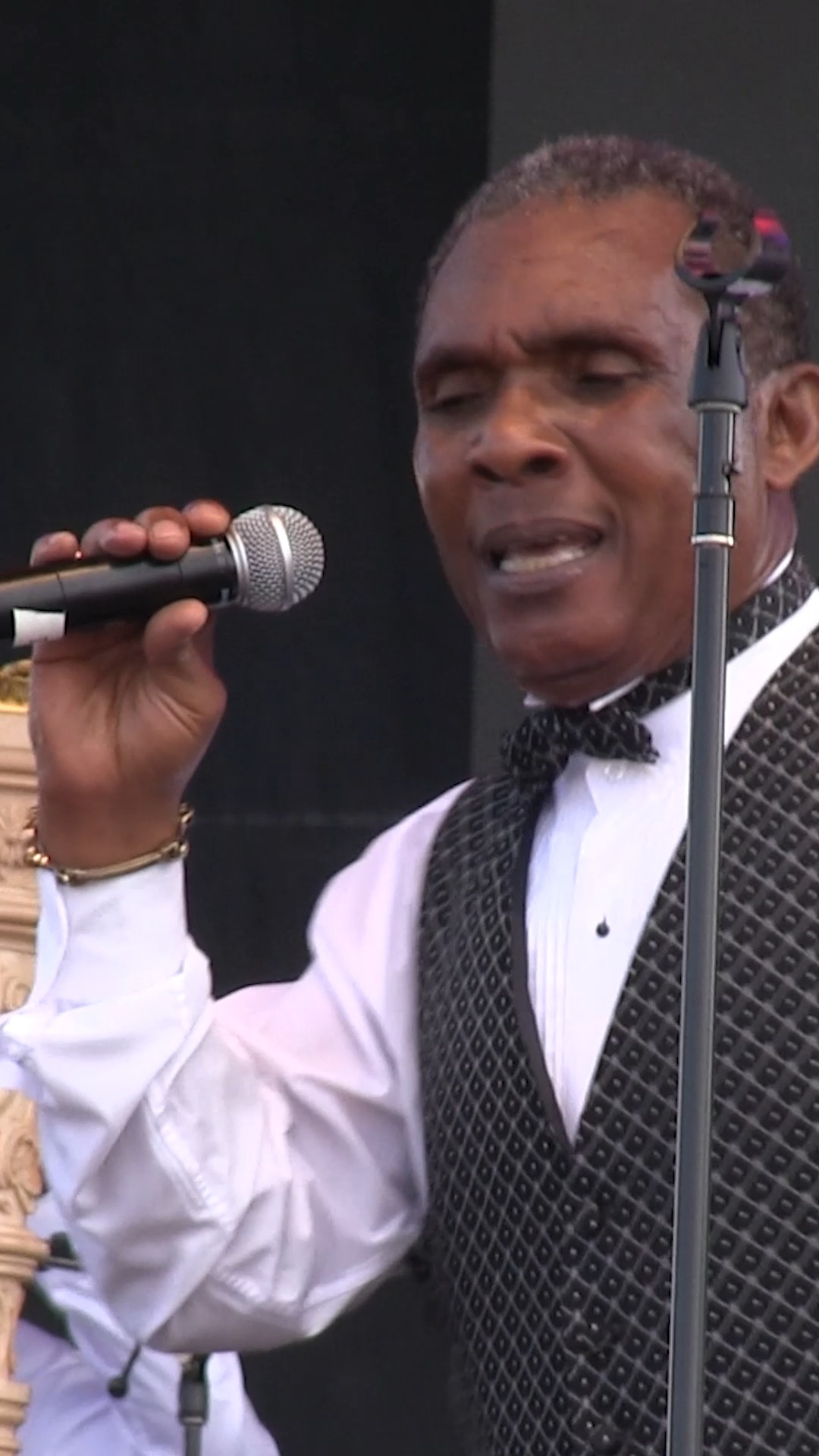 Ken Boothe Performs “Moving Away” — A Voice You Never Forget Ken