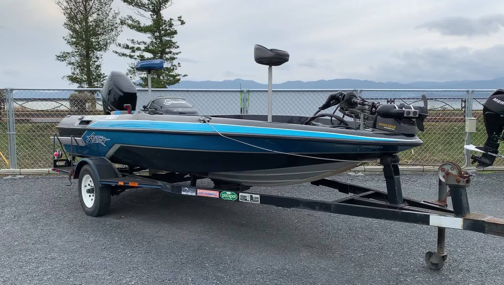 中古艇 アストロボート S-15B】 御成約となりました！ また魚探の追加 